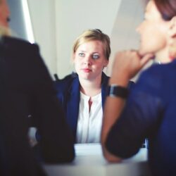 Styling für das Bewerbungsgespräch: mehr als nur Kleidung